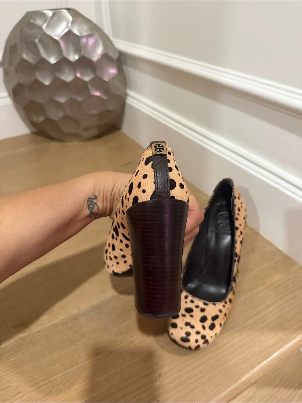 Tory Burch Leopard Spot Pumps - Tan & Black